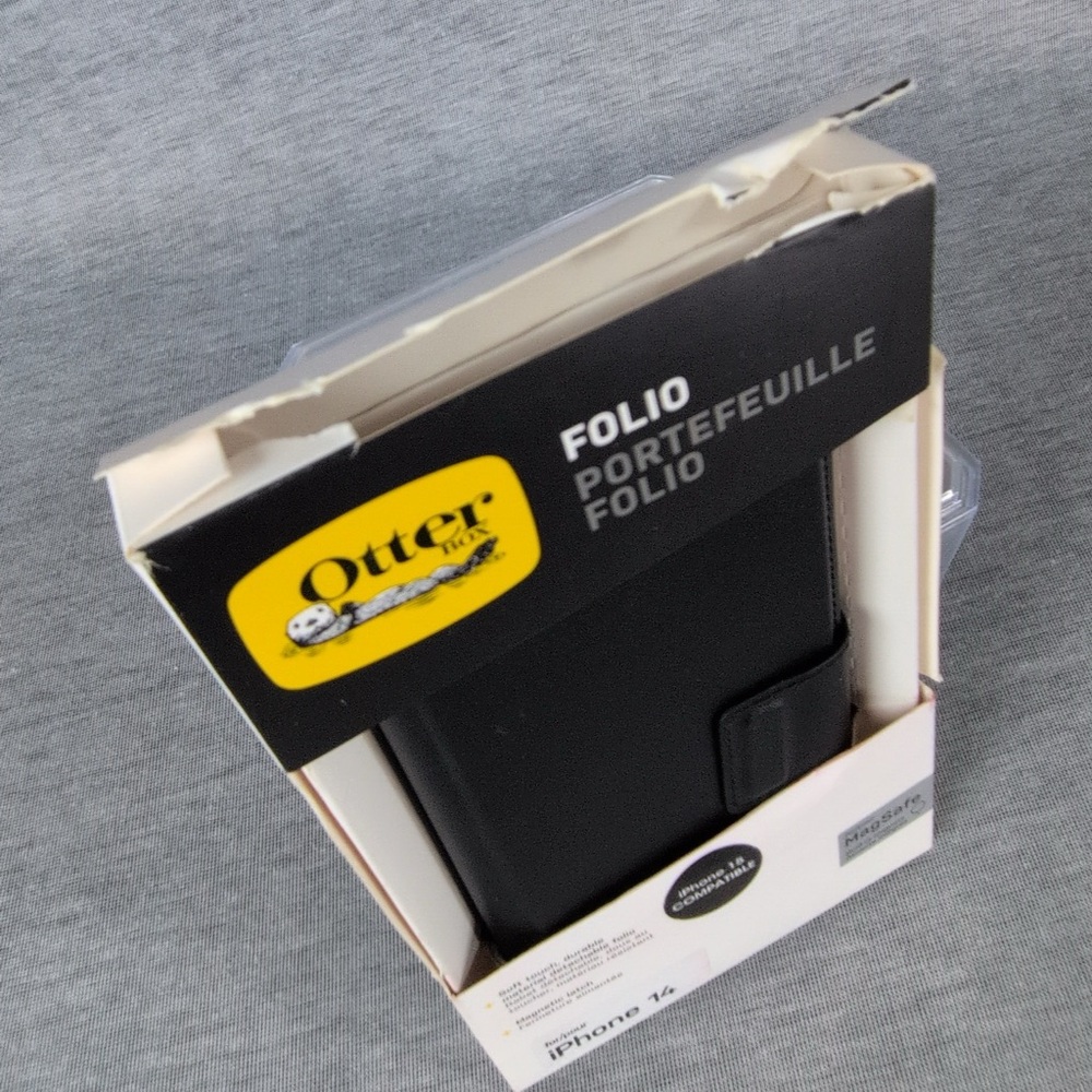Otterbox Detachable Folio Wallet for MagSafe- for iPhone 14 and 15 - Picture 7 of 15
